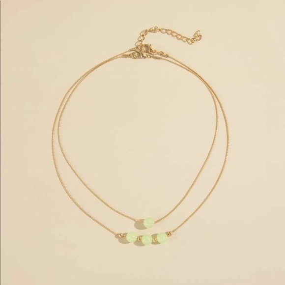 Eye-catching Glowing Gold chain layered necklace - Picture 3 of 5